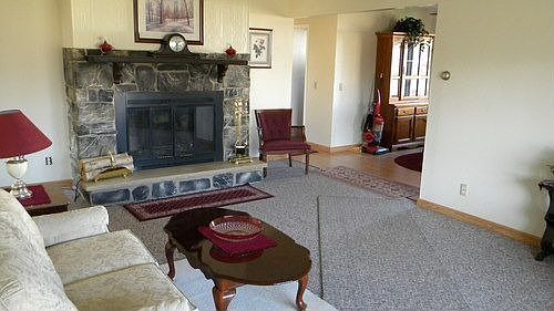 5th image of 135 N Pearce St