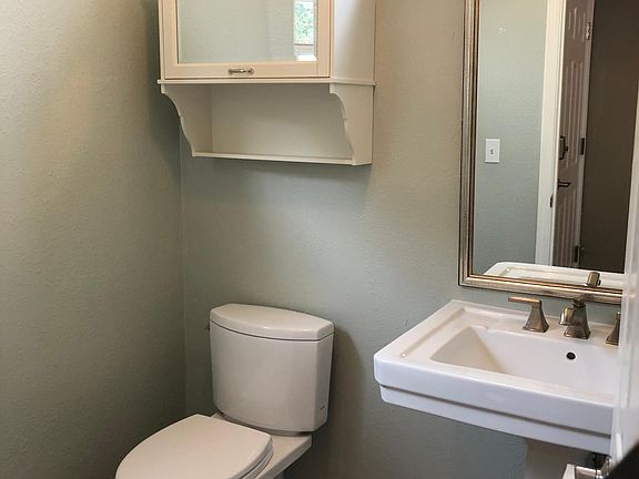 2nd image of 7 Tuscany Ct