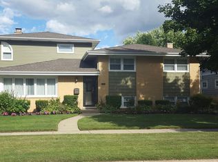 1011 N Stratford Rd, Arlington Heights, IL 60004