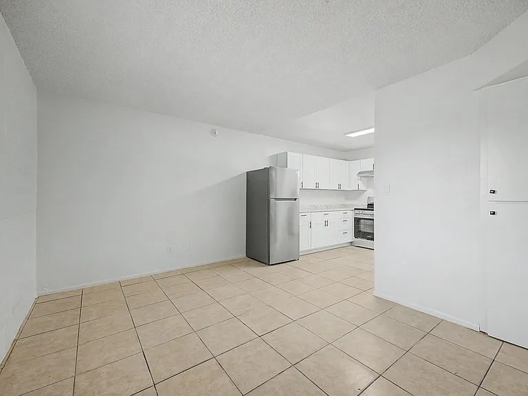 9514 N. 8th St — Photo 30