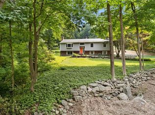 61 Head Of Meadow Rd, Newtown, CT 06470