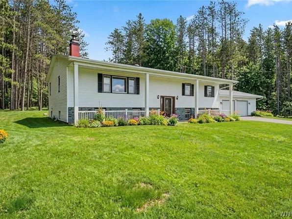 7017 Curriers Rd, Arcade, NY 14009