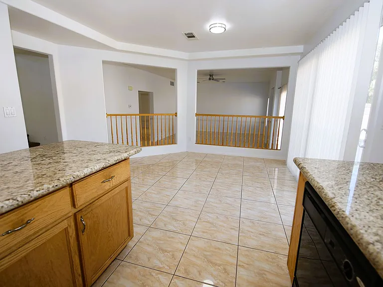 554 Campus Oaks Ct — Photo 11