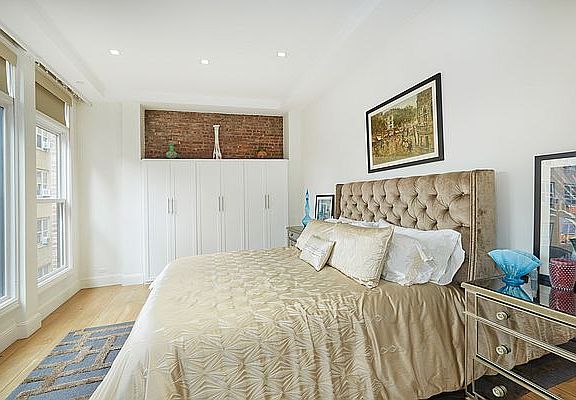 4th image of 3 W 73rd St