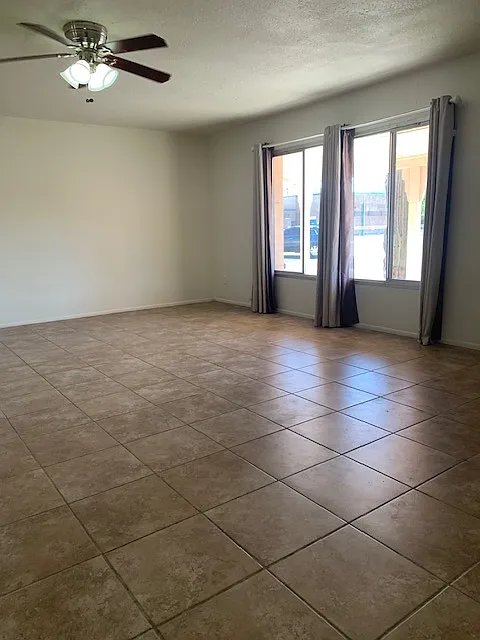 3 bed, 1380 sqft, $2,100 — Photo 4