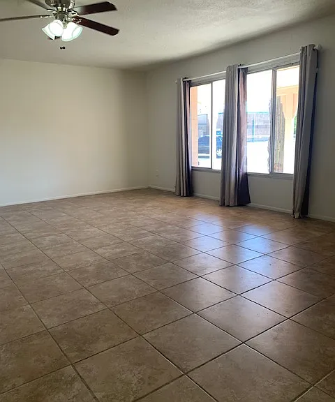 3335 S Pine St — Photo 1