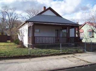 902 7th St, Rawlins, WY 82301