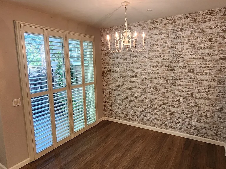 303 Esplanade Cir — Photo 5