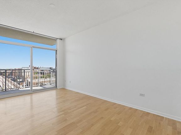 5th image of 1134 W Granville Ave #1003