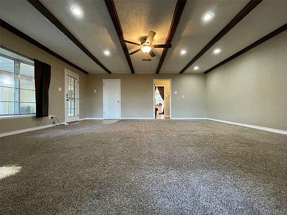 3rd image of 1017 Canterbury Dr