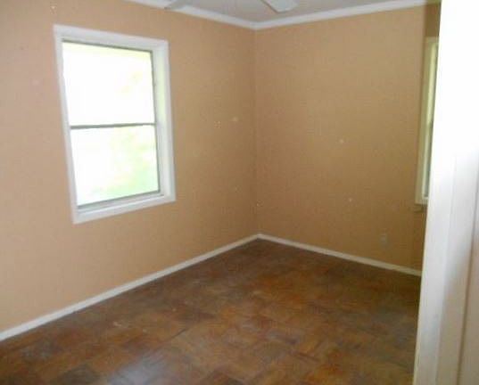 5th image of 1045 Lona Rester Pl