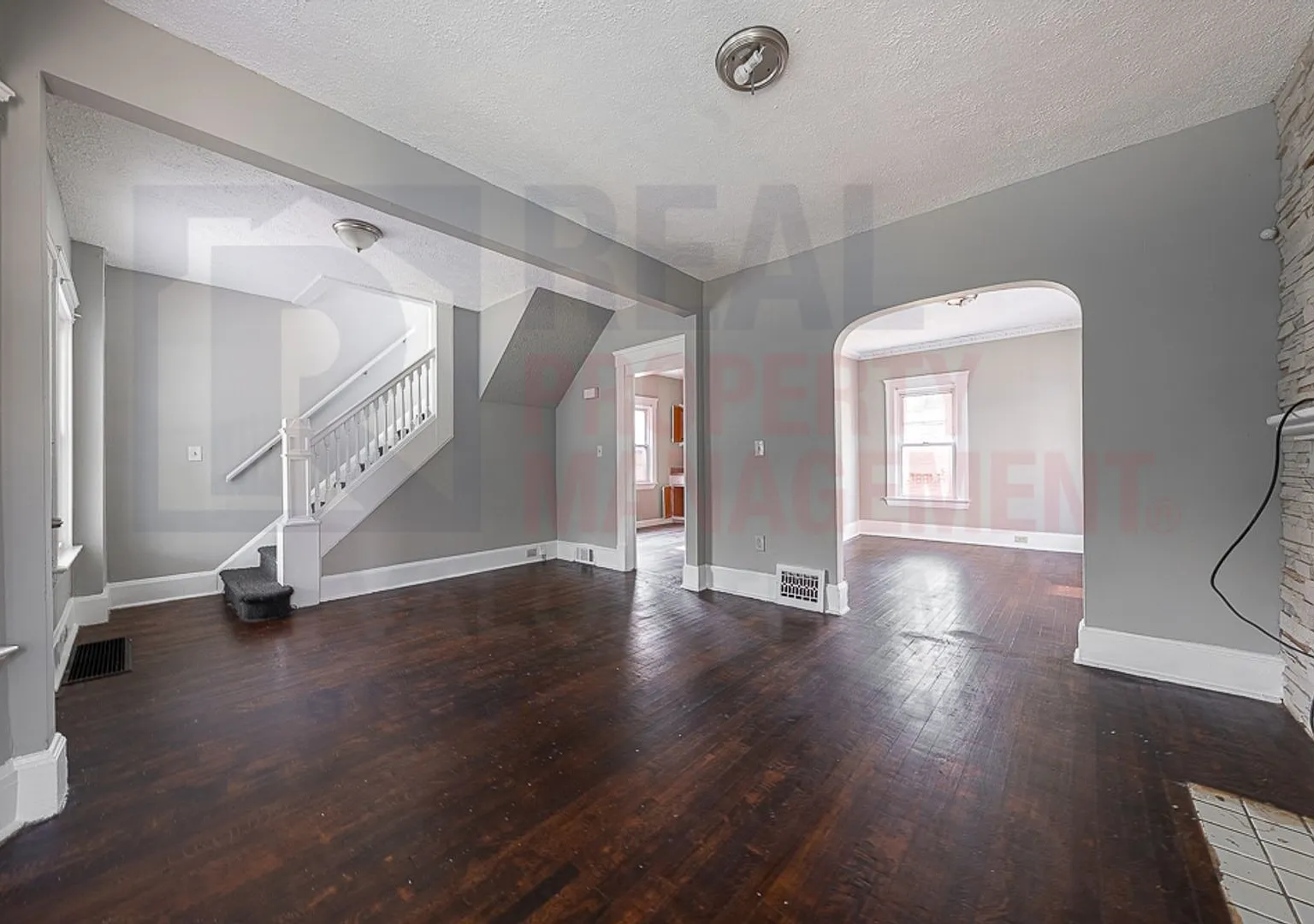Coming Soon! Spacious 4-Bedroom Home with Fenced Yard & Garage — Photo 4
