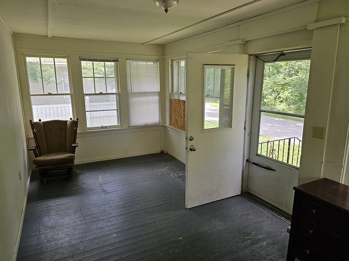 Building Photo - 1227 Jackson St