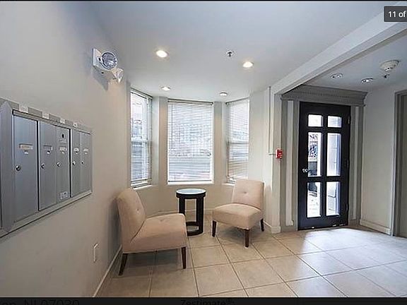 Spacious and Neat Lobby