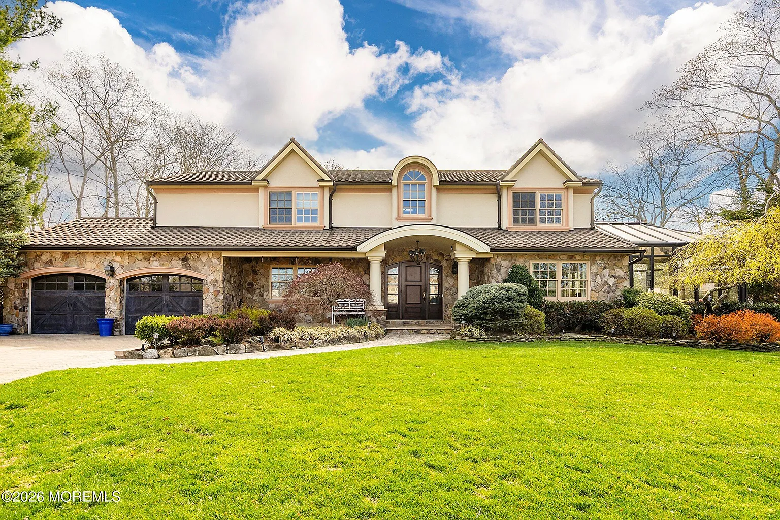 654 Valley Road photo 1