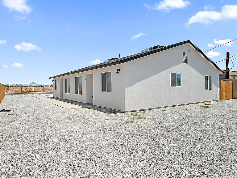 1811 E Raymond St #B — Photo 22