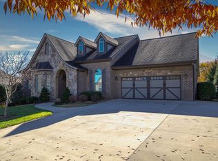 2099 Sawyers Pond Dr, Johnson City, TN 37604