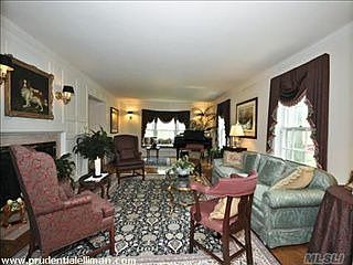 3rd image of 523 Hunt Ln