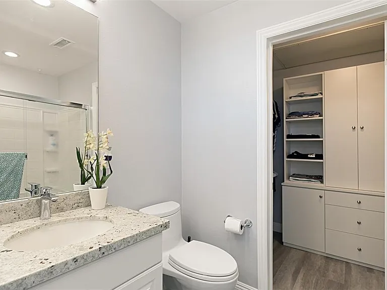 2266 Watermarke Pl — Photo 15