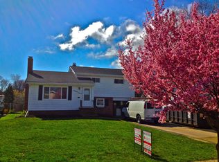 38966 Gardenside Dr, Willoughby, OH 44094