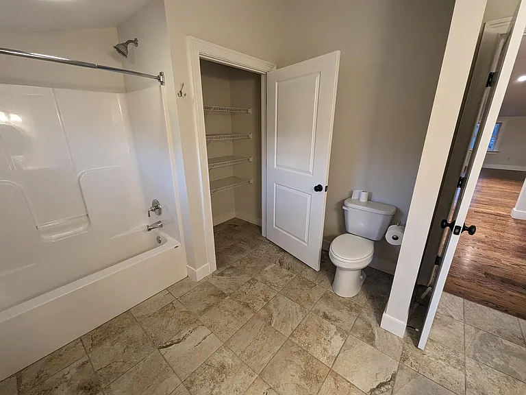 1110 Fairview Ave #6 — Photo 14