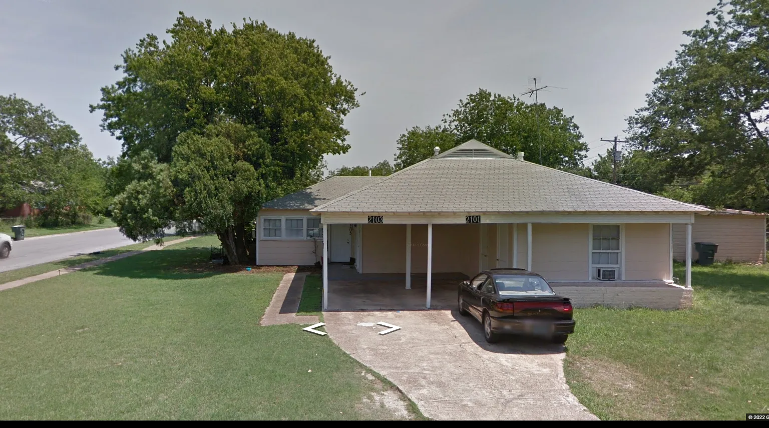 2101_03 Elkins Avenue - 2101 — Photo 1
