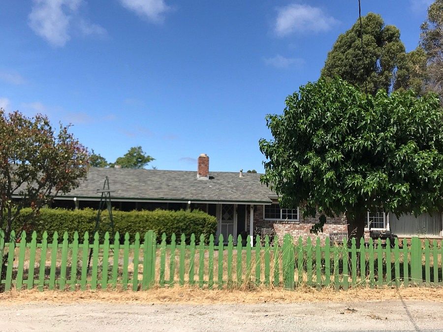 1st image of 14845 Center Ave