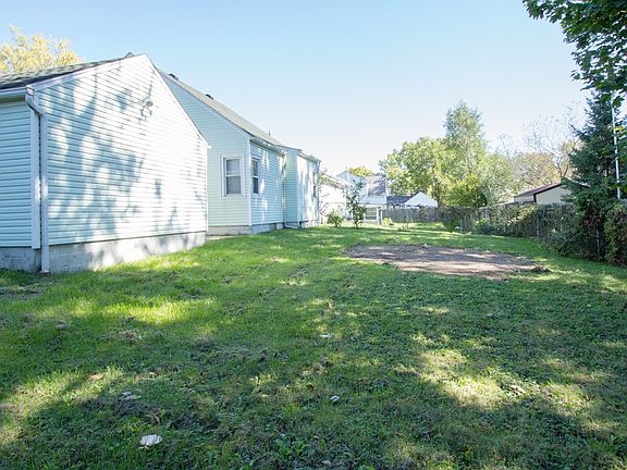3rd image of 1114 Georgia Ave