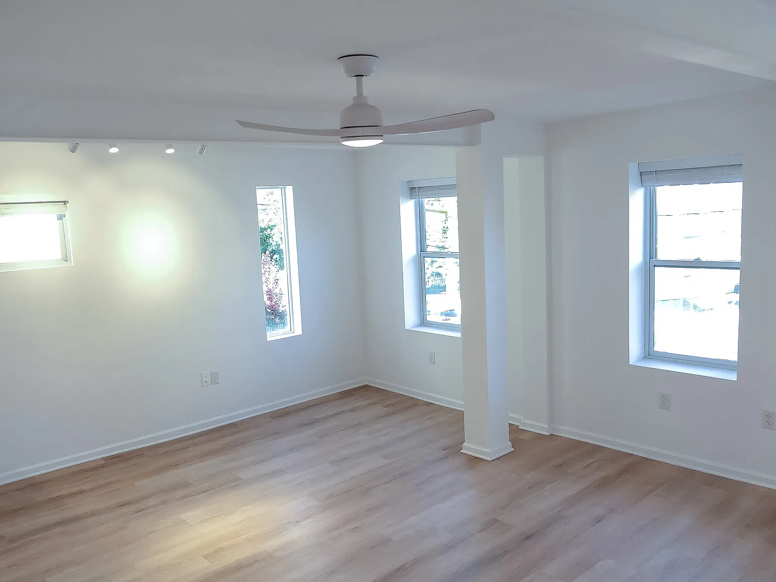 2 bed, 1080 sqft, $2,500 — Photo 2