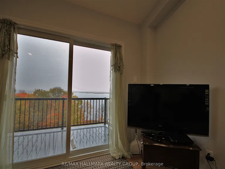 768 Usborne St #7 — Photo 12
