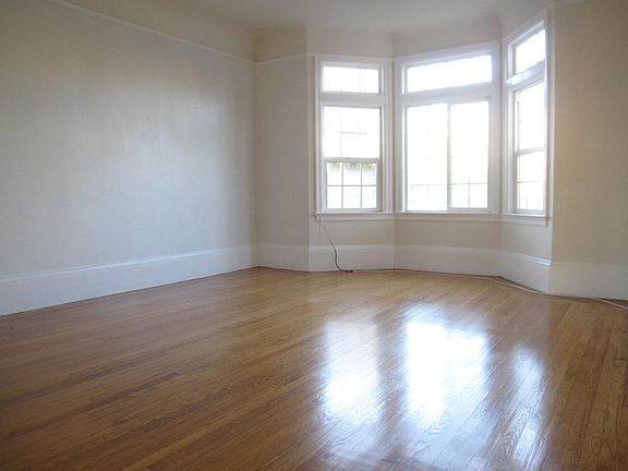 4th image of 254 Dolores St APT 3