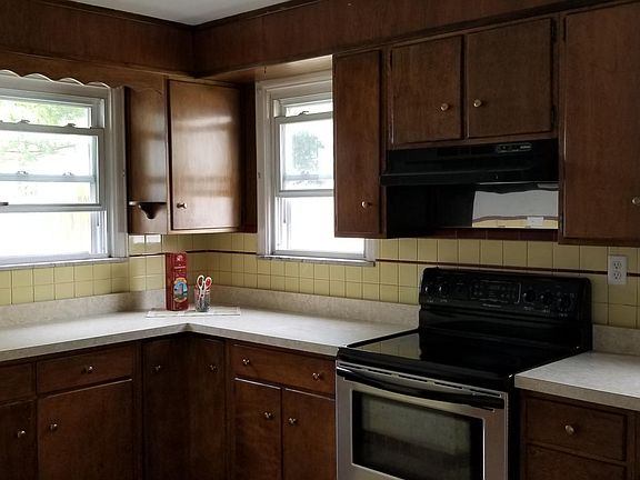 4th image of 246 Miami Ave