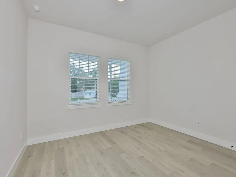 4718 W Kensington Ave — Photo 26