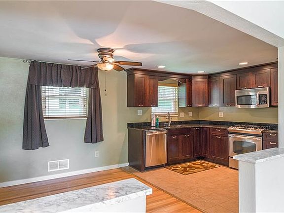 4th image of 511 Rosewood Dr
