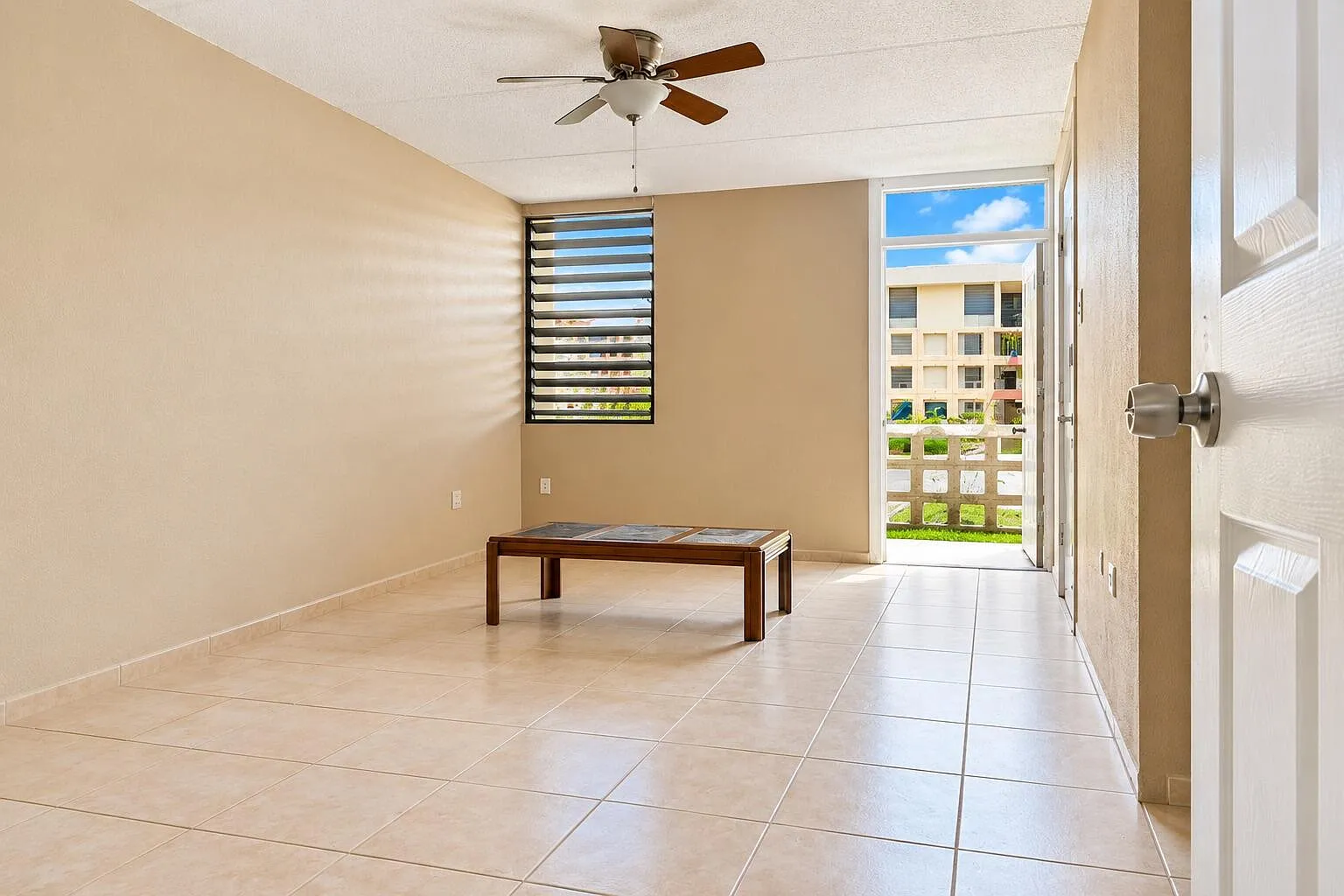 1 bed, $1,000 — Photo 3