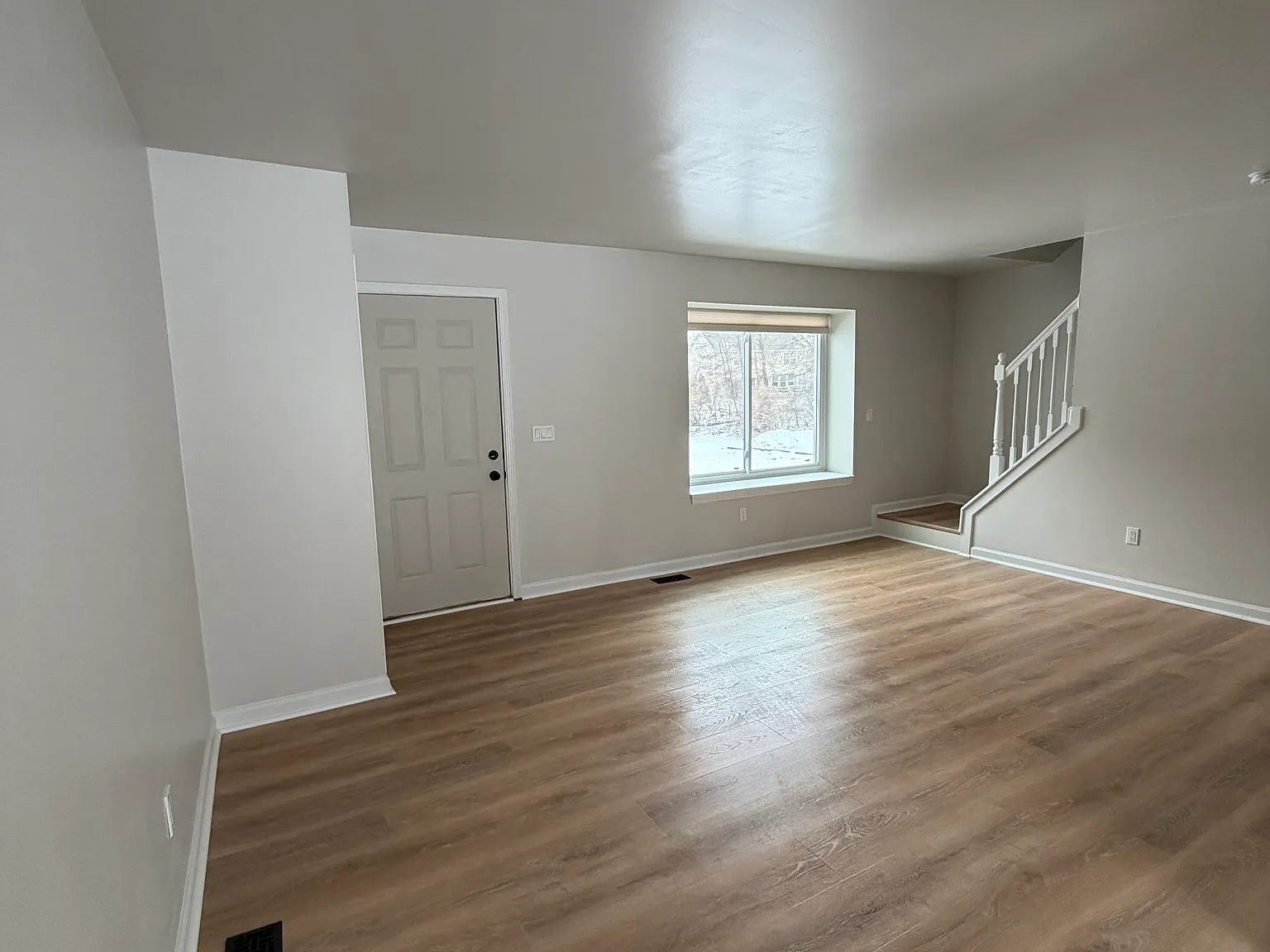2 bed, 1.5 bath, 1003 sqft, $1,900 — Photo 4