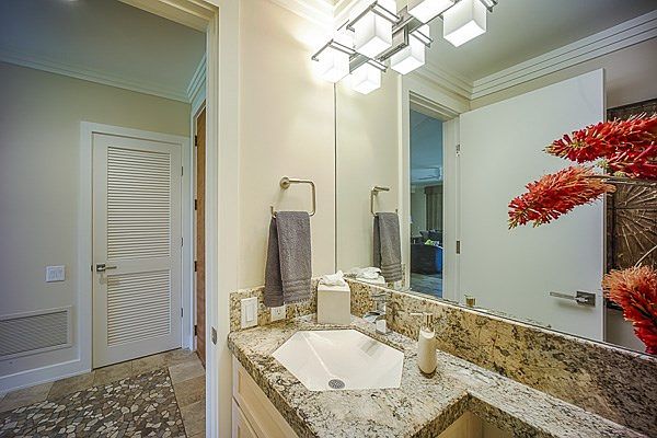 1st image of 69-1035 Keana Pl APT 1