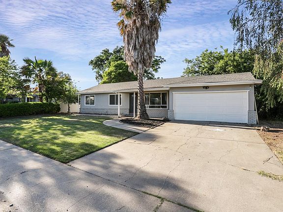 3rd image of 2053 W Portola Ave