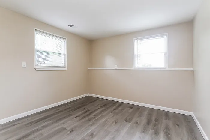 2226 Bernie Dr — Photo 6