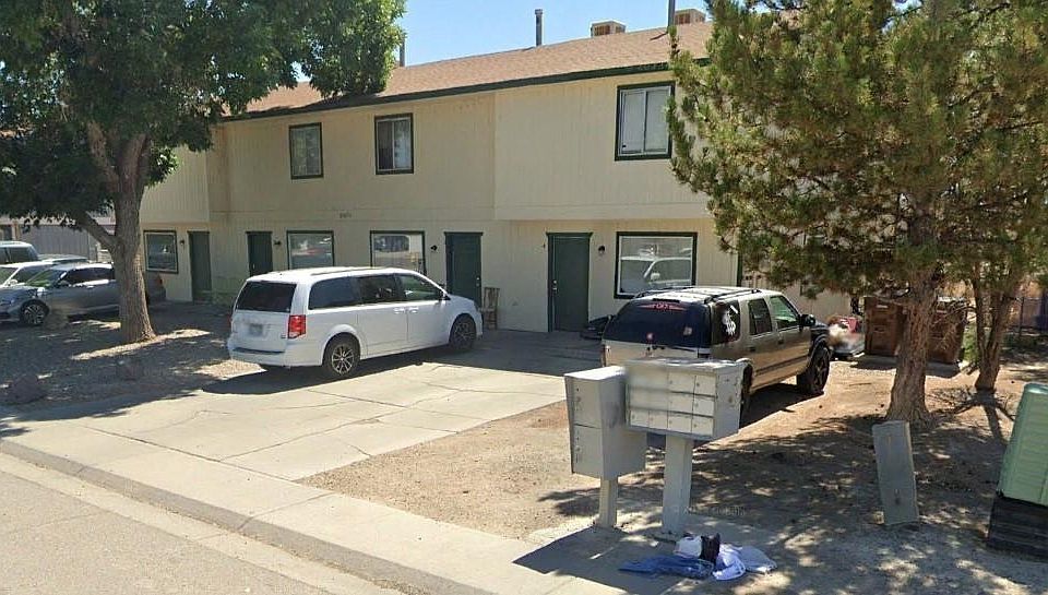 2nd image of 2911 1/2 Dawn Dr