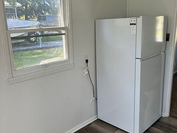 4th image of 3730 Logan Ave