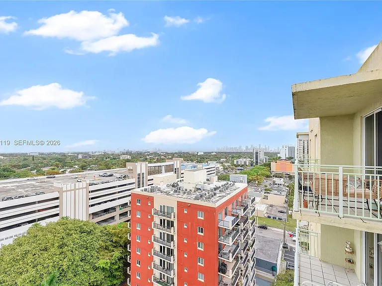 3500 Coral Way #Penthouse 10 — Photo 17