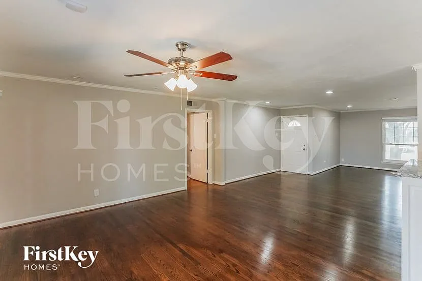 3 bed, 2.0 bath, 1496 sqft, $2,485 — Photo 4