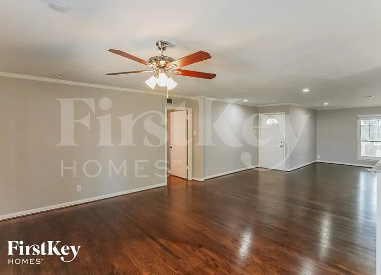 3439 Timberview Rd — Photo 4
