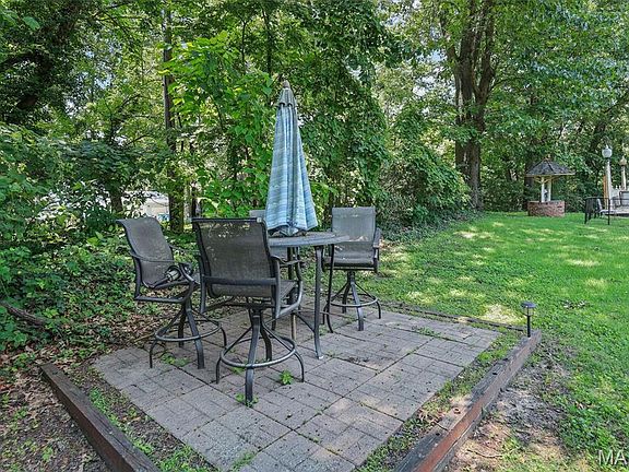 4th image of 459 W Lake Dr