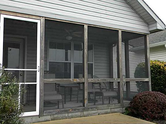 2nd image of 1011 Amesbury Ct