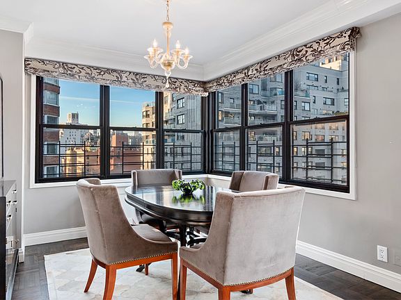 4th image of 200 E 74th St APT 15C