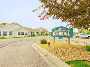 1085 Dale St SW APT 127, Hutchinson, MN 55350