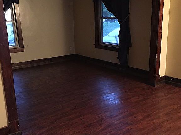 4th image of 412 Buttonwood Ave