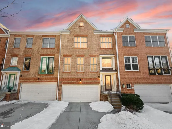 11477 Waterhaven Ct, Reston, VA 20190